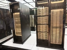 Différentes configurations de baies MGX.