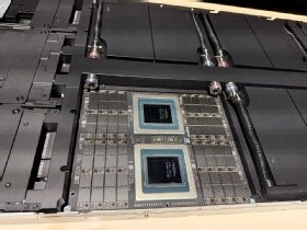 Le nouveau serveur pour applications, contenant quatre modules de deux processeurs Vera.